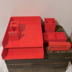Poppin. 6 Piece Desk Set in Coral
